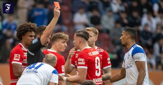 1:1 in Augsburg: Schalke rettet einen späten Punkt