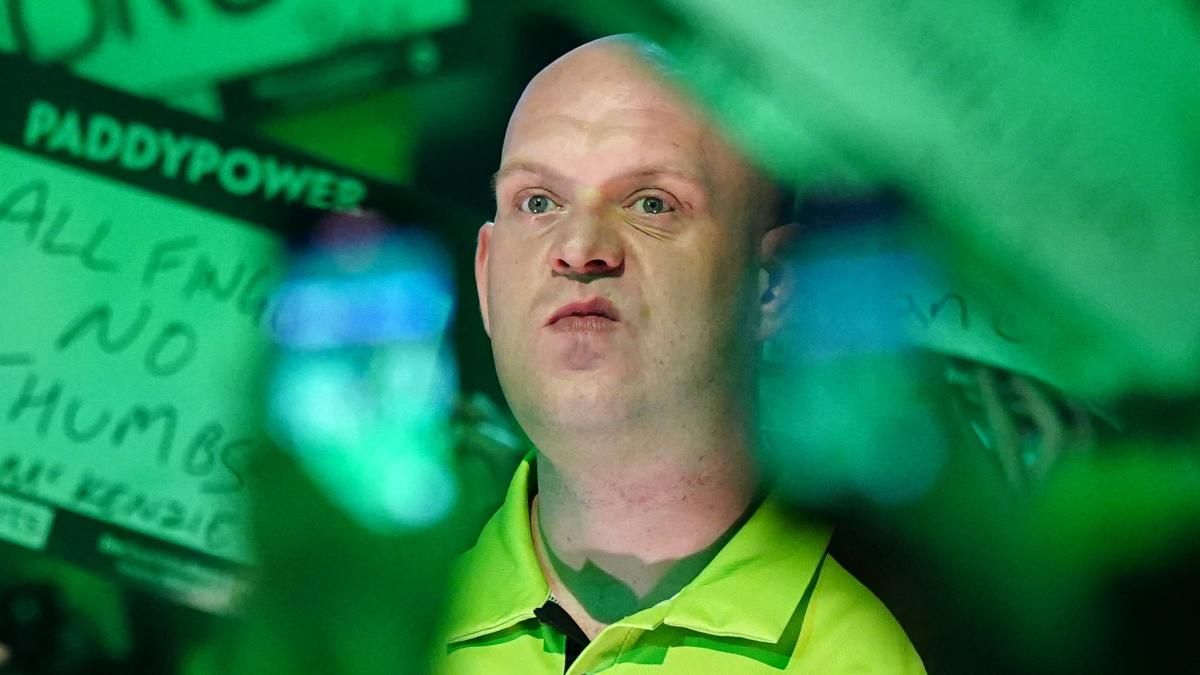 DartsWM 2024 Der merkwürdige Auftritt des Michael van Gerwen Michael